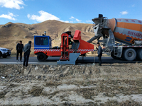 Slipform Concrete Kerb Machine With Remote Operation