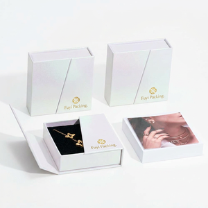 Boîte à bijoux carrée moderne et élégante, personnalisable avec logo et couleur, fermeture magnétique, en carton, avec ruban de satin, double ouverture - Product Image 2