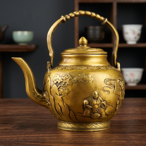 Théière en métal orientale avec couvercle et poignée, couleur dorée, motif Bouddha en relief - Product Image 4