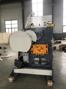 Machine de découpe et de poinçonnage à cinq postes 900KN pour profilés en acier 125x125x12 et canaux 160 - Product Image 6