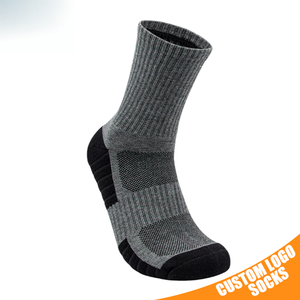 Fabricant de chaussettes en gros, chaussettes de basketball, chaussettes de sport personnalisées, chaussettes en coton peigné, chaussettes athlétiques en coton, unisexe avec logo personnalisé - Product Image 2