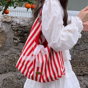 Sac fourre-tout en toile rayé pour femme, imprimé lettres rouge et blanc, sac à bandoulière souple, usage quotidien, style étudiant été 2025 - Product Image 3