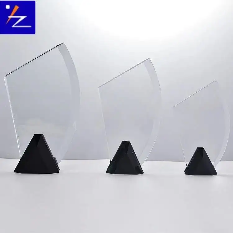 Lichte Luxe Transparante Glazen Kristallen Trofeeën K9 Kristallen Blanco Plaque Met Massief Houten Basis