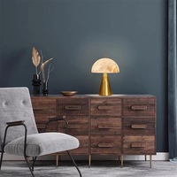 Lampe de table champignon de luxe avec base en marbre naturel et abat-jour en laiton, décoration moderne, lampe de chevet ou de bureau pour la maison, la villa ou l'hôtel