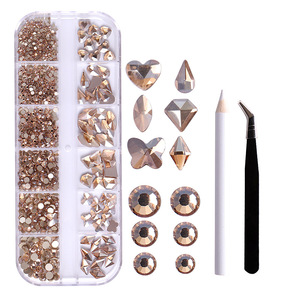 Piedras de Cristal para Uñas, 12 Rejillas, Diamantes AB de Fondo Plano, Formas Especiales, Set de Manicura con Pinzas y Lápiz de Perforación - Product Image 1