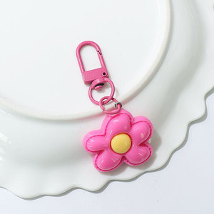 Porte-clés fleur coloré mignon à cinq pétales pour fille, breloque décorative DIY pour sac à main, téléphone portable, étui d'écouteurs - Product Image 6