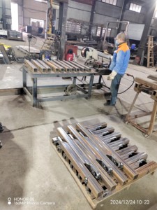 Hai bài giàn xe nâng với công suất 4000kg - Product Image 4