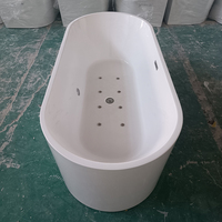 Baignoire autoportante extérieure luxueuse de forme ovale en acrylique blanc de 1400 à 1800mm avec bain à remous à massage à l'air et conception adaptée aux enfants