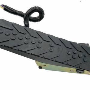 Pedal de Acelerador Electrónico NS-010-23190 71040KO-51SD-30 D100X-007-801B-A Pieza de Repuesto de Plástico - Product Image 1