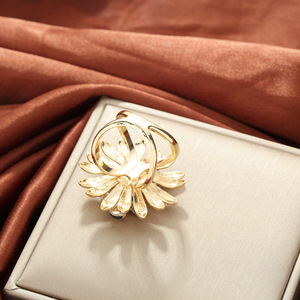 Broche de abeja y flor estilo europeo-americano de aleación de zinc con diamantes de imitación, pin de solapa, regalo para mujer - Product Image 2