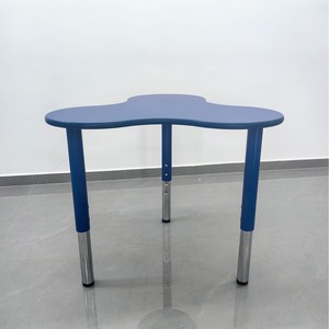 Escritorio Escolar de Plástico Azul 400x600x750mm, Diseño Contemporáneo y Resistente para Preescolar y Primaria - Product Image 2