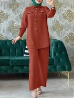 Nouvelle Collection d'Usine Ensemble Deux Pièces Pudique Musulman du Moyen-Orient Couleur Unie, Comprenant une Chemise à Manches Longues à Boucle en Bois et un Pantalon avec Housse de Sac