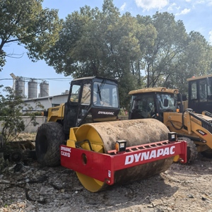 Compacteur à roues vibrantes double tambour Dynapac CA301D avec moteur diesel et pompe à roulement à billes à vendre - Product Image 4