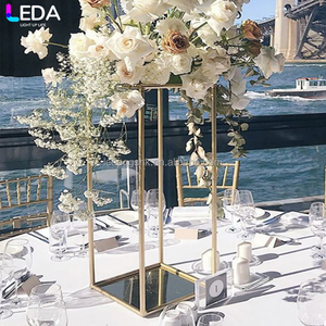 Centro de mesa metálico de lujo LEDA de alta calidad, soporte para flores dorado para mesa de boda o fiesta - Product Image 3