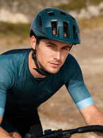 Casque de route de montagne adulte le plus vendu pour le cyclisme, la moto et le vélo électrique conduisant une sécurité optimale pour les cyclistes