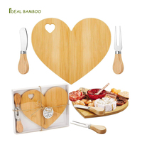 Ensemble de planches à fromage en bambou en forme de mini cœur avec 2 couteaux à fromage pour un cadeau de mariage, de la Saint-Valentin ou d'anniversaire