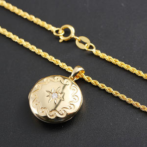 Idées cadeaux pour la <span class=keywords><strong>Saint</strong></span>-<span class=keywords><strong>Valentin</strong></span> <span class=keywords><strong>2023</strong></span> MaiYi, collier pendentif en or jaune 18 carats serti de moissanite, pendentif photo personnalisé pour homme et femme - Product Image 4