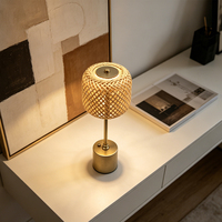Lampe de table LED rechargeable moderne avec commande tactile, design sans fil, lumière d'ambiance pour hôtel, café, chambre à coucher