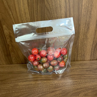Sac refermable perforé anti-buée de qualité alimentaire avec poignée, emballage personnalisé avec logo pour légumes frais (feuilles de laitue)
