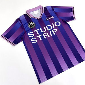 เสื้อฟุตบอลของผู้ชายแบบคลาสสิกย้อนยุคเสื้อแห้งเร็วพิมพ์โลโก้และชื่อ - Product Image 2
