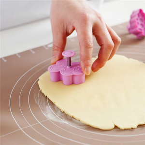 Lot <span class=keywords><strong>de</strong></span> 4 <span class=keywords><strong>emporte</strong></span>-pièces à biscuits DIY en forme <span class=keywords><strong>de</strong></span> dessin animé, moule à biscuits 3D en plastique, outils <span class=keywords><strong>de</strong></span> décoration <span class=keywords><strong>de</strong></span> biscuits - Product Image 5