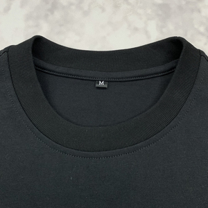 เสื้อยืดโอเวอร์ไซส์ผ้าหนาสำหรับผู้ชาย สไตล์สตรีทแวร์ฤดูร้อน 100% ผ้าฝ้าย ทรงไหล่ตก พิมพ์ลายกราฟิก เสื้อยืดสั่งพิมพ์ลายได้ - Product Image 4