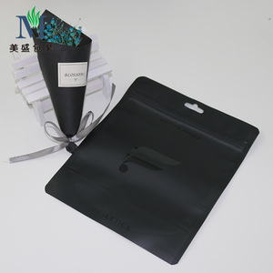 Sacchetto di Plastica Personalizzato con Logo Stampato, Antiodore, Richiudibile, con Zip, per Imballaggio di Abbigliamento e Boxer, Prodotto a Shenzhen - Product Image 3