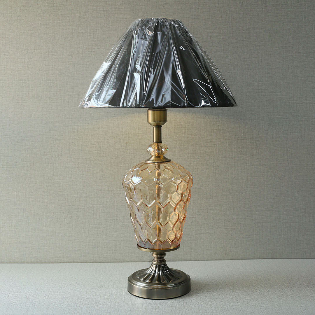 สีดำสีกากี