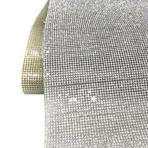 S170 10 गज की दूरी पर प्रति रोल हॉटफिक्स स्फटिक स्वयं चिपकने वाला पत्रक क्रिस्टल अटल बिहारी स्वयं चिपकने वाला स्फटिक चादरें