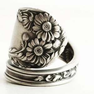 Anello Aperto Vintage Daisy da Donna, Stile Dark, Audace e alla Moda, per Uso Quotidiano e Feste, Accessorio da Mano, Regalo - Product Image 2