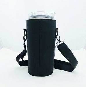 Pochette pour bouteille d'eau en néoprène couleur marine avec poche pour téléphone, bandoulière isolante pour la marche, la randonnée et les voyages - Product Image 4