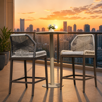 Ensemble de mobilier de bar de luxe 3 pièces à prix d'usine, chaises en corde tressée résistantes aux UV pour café commercial et bar sur le toit