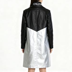 Cappotto Classico Invernale in <span class=keywords><strong>Ecopelle</strong></span> Bicolore, Collo a Risvolto, Chiusura con Bottoni, <span class=keywords><strong>Nero</strong></span> e Argento, Lunghezza Media per Donna - Product Image 2