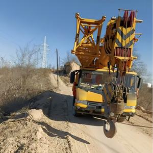 رافعة شاحنة QY75K مستعملة في الصين بقدرة رفع 75 طن وساعات تشغيل قليلة، رافعة شاحنة ذات ذراع متحرك، معدات بناء مستعملة - Product Image 2