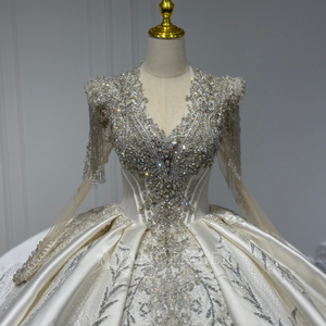 Robe de mariée Jancember XS225 exclusive, col en V, satin, perles et glands - Product Image 5