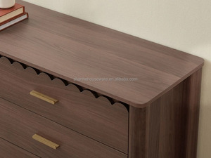 <span class=keywords><strong>Larry</strong></span> Style <span class=keywords><strong>6</strong></span>-Schubladen-Kommode aus Massivholz mit Wellenkante und Messinggriffen für Wohnzimmer-Aufbewahrung - Product Image 4