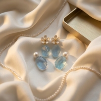 Boucles d'oreilles pendantes artisanales en argent sterling 925 avec perle d'eau douce naturelle et aquamarine bleue pour femme