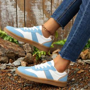 Higg GRS Sedex من مصنع أحذية رياضية للنساء بأربطة مجوفة زرقاء منخفضة القطع أحذية رياضية مخصصة أحذية رياضية للسيدات أحذية رياضية غير رسمية - Product Image 2