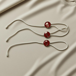 Trực Tiếp Từ Nhà Máy Tùy Chỉnh Thân Thiện Với Môi Kim Loại Treo <span class=keywords><strong>Tag</strong></span> Cho Túi Xách Hàng May Mặc Giày Với Hình Dạng Biểu Tượng Văn Bản - Product Image 1