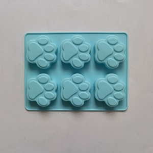<span class=keywords><strong>Molde</strong></span> <span class=keywords><strong>de</strong></span> Silicona para Pastel con Forma <span class=keywords><strong>de</strong></span> <span class=keywords><strong>Huella</strong></span> <span class=keywords><strong>de</strong></span> <span class=keywords><strong>Perro</strong></span> <span class=keywords><strong>de</strong></span> 6 Cavidades. <span class=keywords><strong>Molde</strong></span> para Galletas, Fondant, Patas <span class=keywords><strong>de</strong></span> <span class=keywords><strong>Perro</strong></span> y Gato, Dulces para Mascotas, Galletas, Gelatina, Cubitos <span class=keywords><strong>de</strong></span> Hielo, Chocolate - Product Image 5