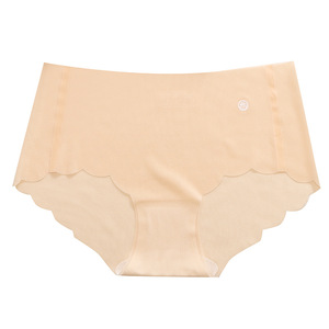 Intimo Ricamato Trasparente in Seta Ghiaccio da Donna, Sensazione Nuda, con Apertura Intima Antibatterica in Seta di Gelso, Modello Unico a Vita Media - Product Image 5