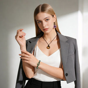 Bague en forme <span class=keywords><strong>de</strong></span> donut en <span class=keywords><strong>pierre</strong></span> naturelle et cristal mélangé, idéale pour <span class=keywords><strong>la</strong></span> décoration ou comme cadeau, vente en gros - Product Image 5