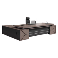 Bureau de direction avec un style luxueux et haut de gamme, ensemble bureau et chaise pour directeur, mobilier de bureau moderne et épuré