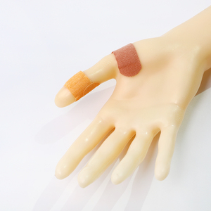 Apósito de Algodón Resistente y Flexible para Heridas, Desarrollado para el Cuidado Activo de Heridas en Hospitales y Entornos Deportivos - Product Image 4
