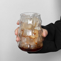 Gobelet de style Ins pour usage domestique avec paille, en verre borosilicaté, idéal pour les femmes pour boire des boissons froides comme le thé et le thé au lait.
