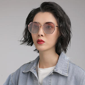 Gafas de sol de moda para mujer, montura redonda, lentes polarizadas UV400 TAC C1C8, color negro, a la moda, para protección solar, viajes y conducción - Product Image 5