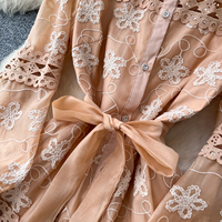 Robe midi décontractée pour femme, élégante, à manches longues, avec broderie florale, dentelle, coupe trapèze, avec ceinture, pour tous les jours et les vacances