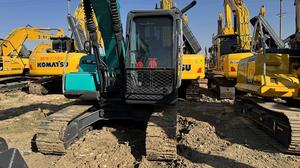 Excavatrice sur chenilles hydraulique moyenne Kobelco SK140 d'occasion bien entretenue, 14 tonnes, prix avantageux - Product Image 5