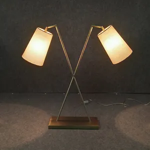 Фабричная прикроватная столб Современная светлая Роскошная настольная лампа со стороны спальни простая декоративная настольная лампа