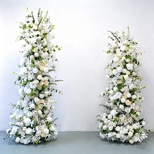 ซุ้มดอกไม้ประดิษฐ์สีขาวเขียวสำหรับตกแต่งพิธีแต่งงาน - Product Image 1